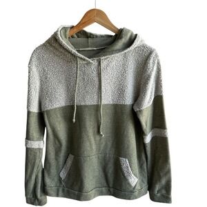 Twenty Second Hoodied Sweatshirt‎ Green Cabincore Loungewear Medium Cozy